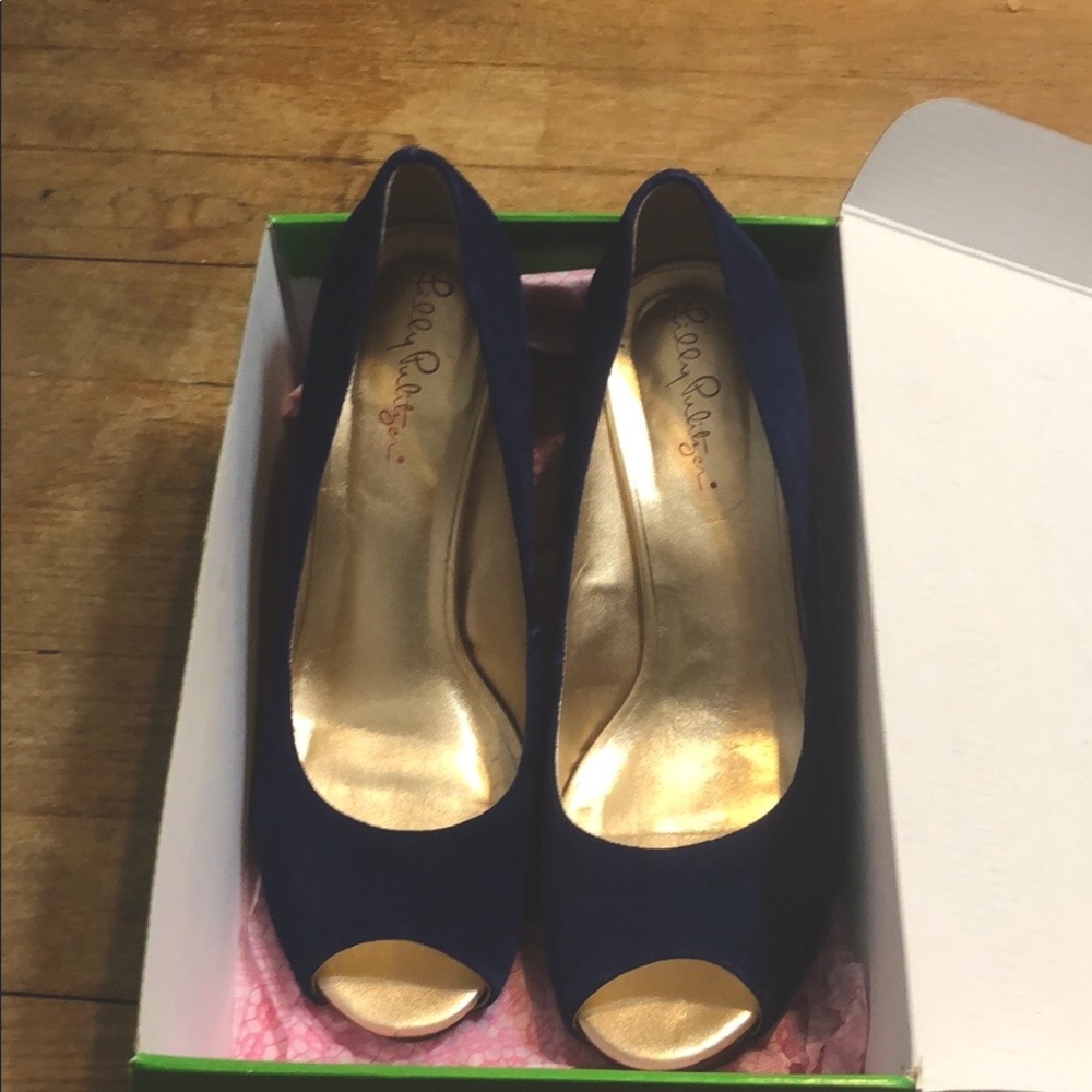 Lilly Pulitzer suede wedges in bomber blue